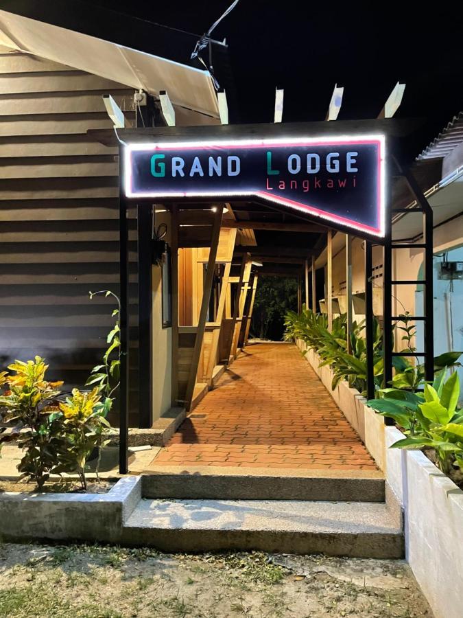 Grand Lodge Langkawi بانتايْ تْشينانغ المظهر الخارجي الصورة